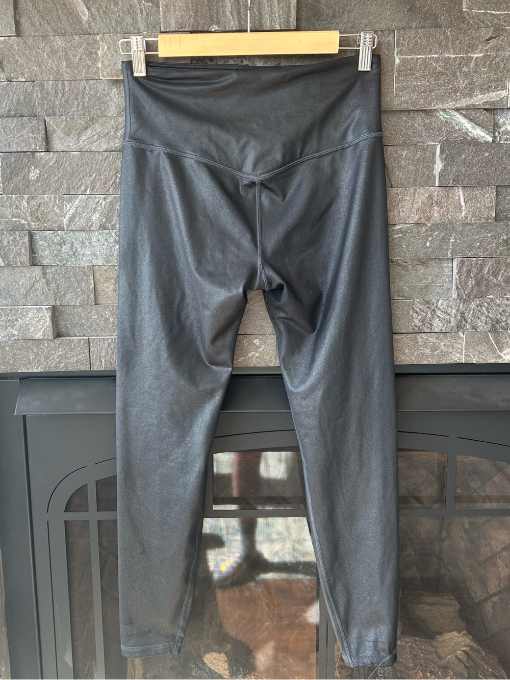 Athleta Elation Shine Leggings in Black - Picture 4 of 6